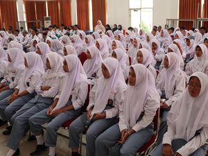 Siswa Lulusan Sekolah Rakyat Wajib 'Mengabdi' ke Negara? Ini Kata PCO